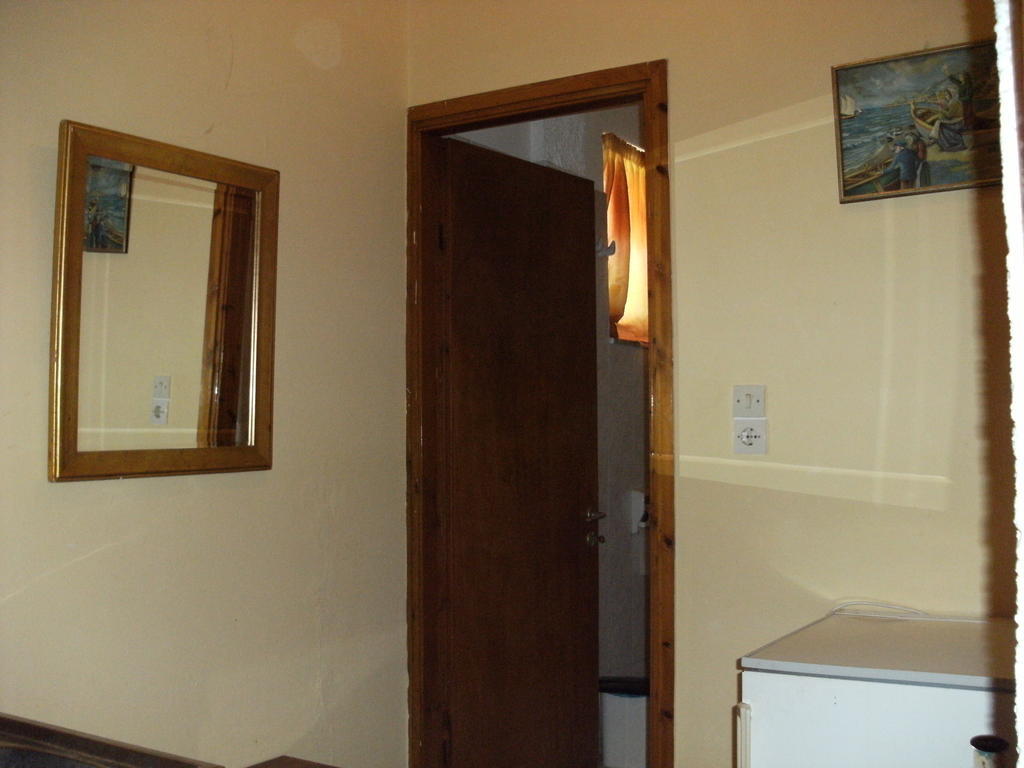 Katerina Hotel トロン エクステリア 写真