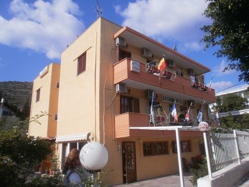 Katerina Hotel トロン エクステリア 写真